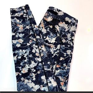 Floral Navy Lululemon leggings